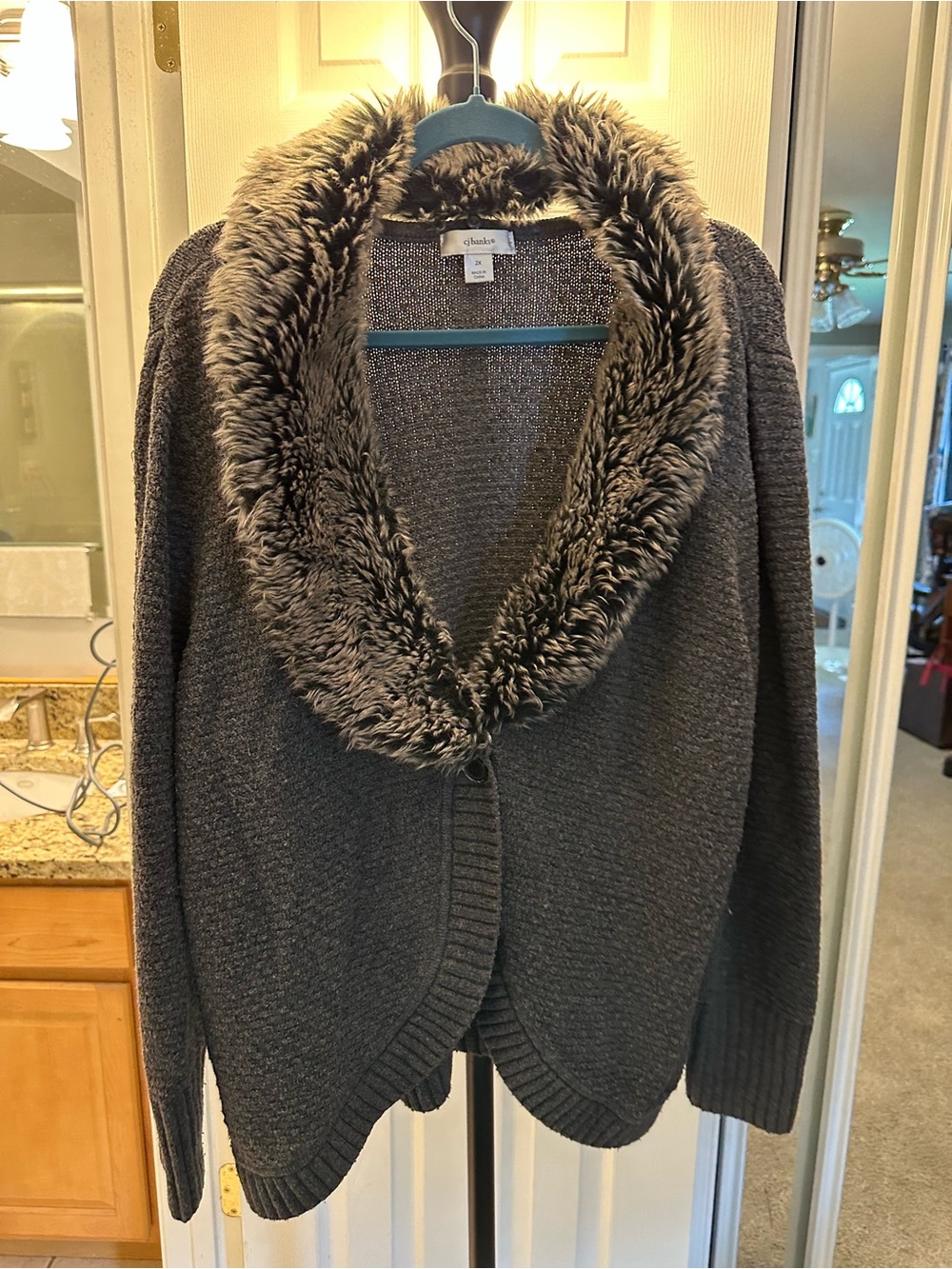 🩶🔥🩶 CJ Banks Gray Faux-Fur Collar Open Cardigan Sweater, 2X